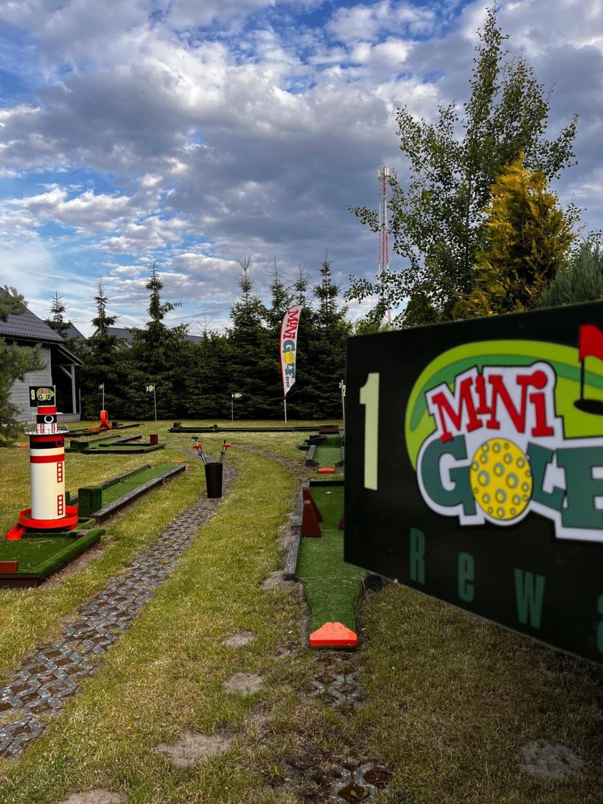 Villa Honoratka Z Prywatnym Polem Do Gry W Mini Golf Rewal Exteriér fotografie